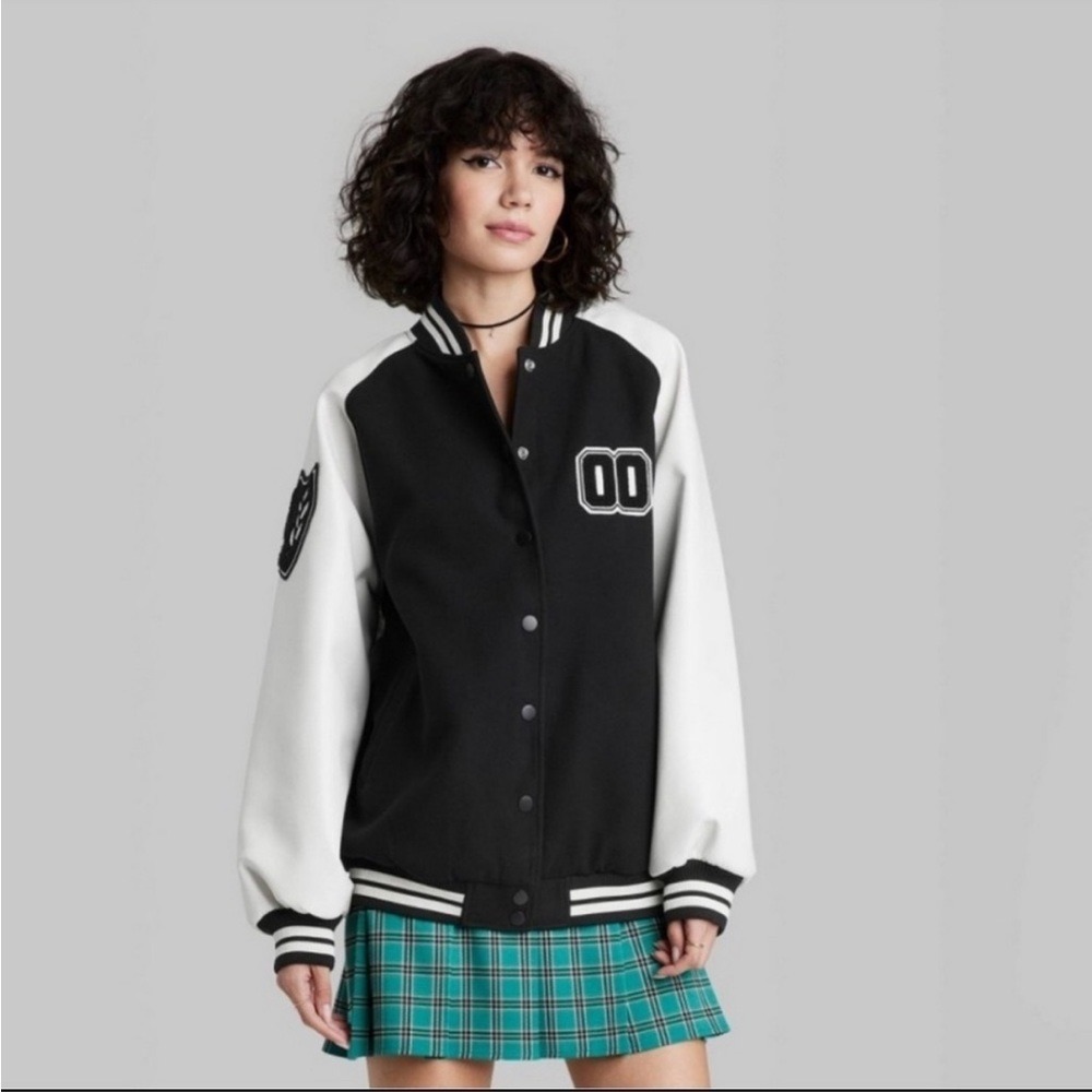 Wild Fable Womens Varsity Jacket Black White Faux Leather Sleeve‎ Bomber XL